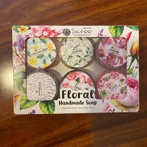 Saboo Floral Handmade Soap Set - Multicolor